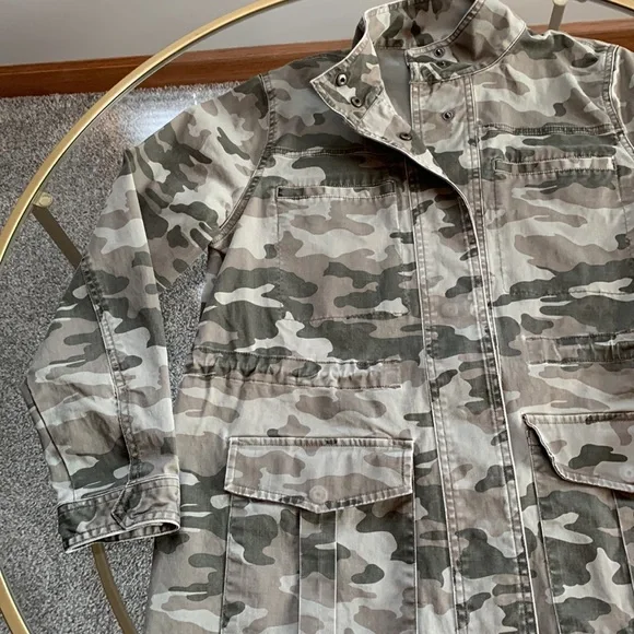 Universal Thread Camouflage Jacket - Picture 9 of 15